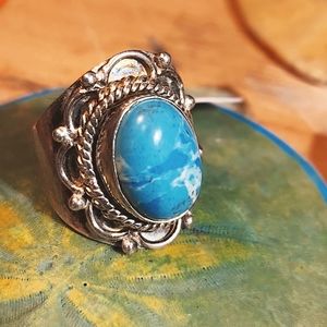 Lovely, S8, Oval-Shaped, Whte/Lt Blue/Med Blue Colored Ring.925 Sterling Plated